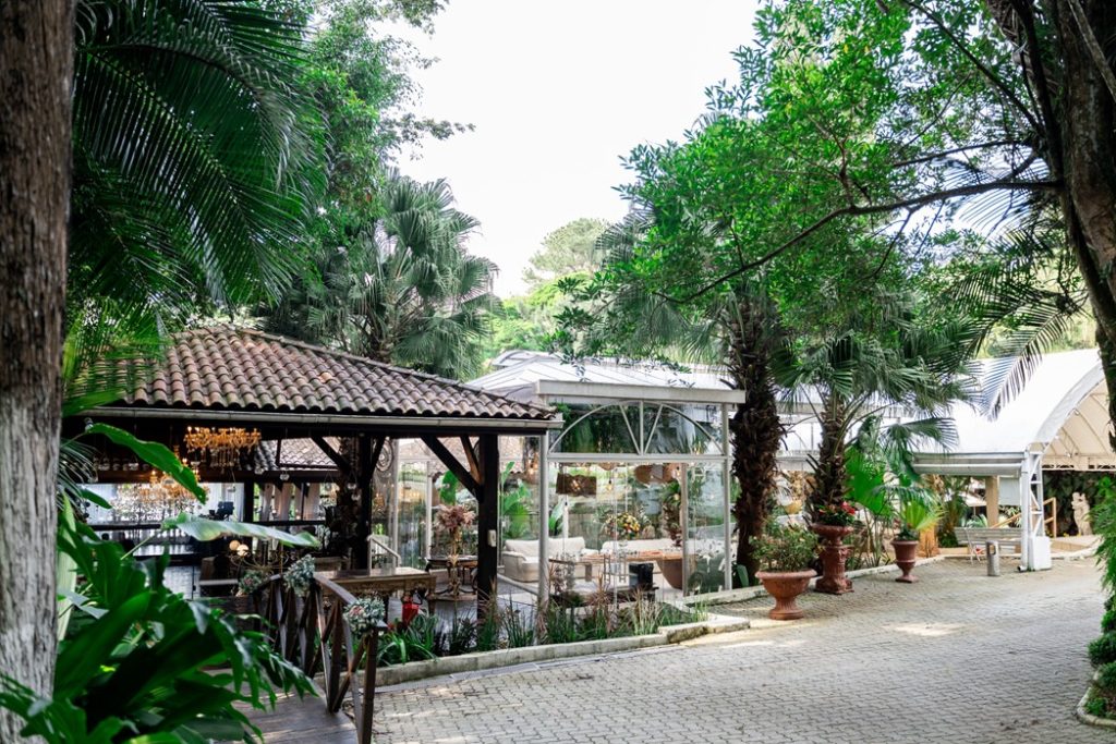 Ambiente aconchegante ao ar livro no Recanto Santa Rita | Foto por Adriano Alves Fotografia